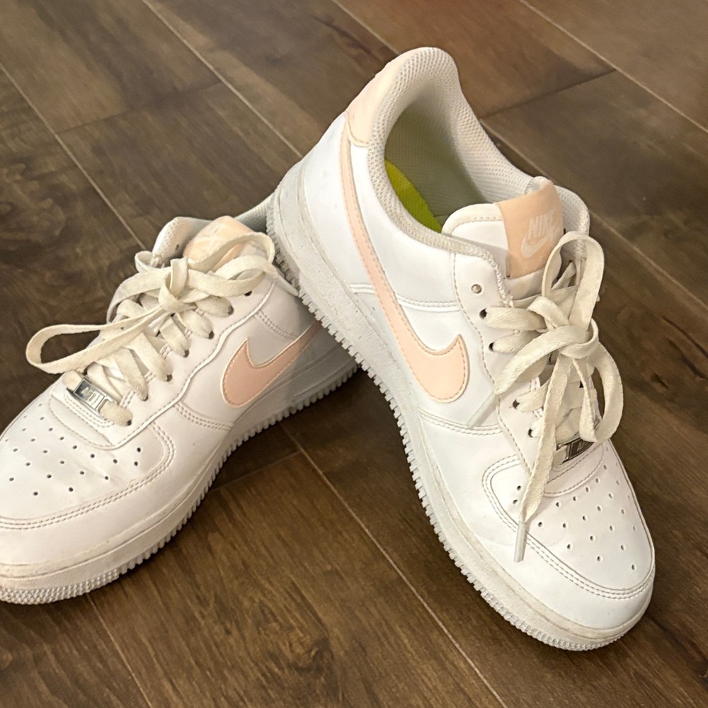 Nike White and Light Peach Sneakers